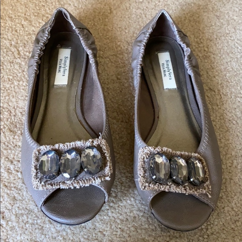 Peep toe flats